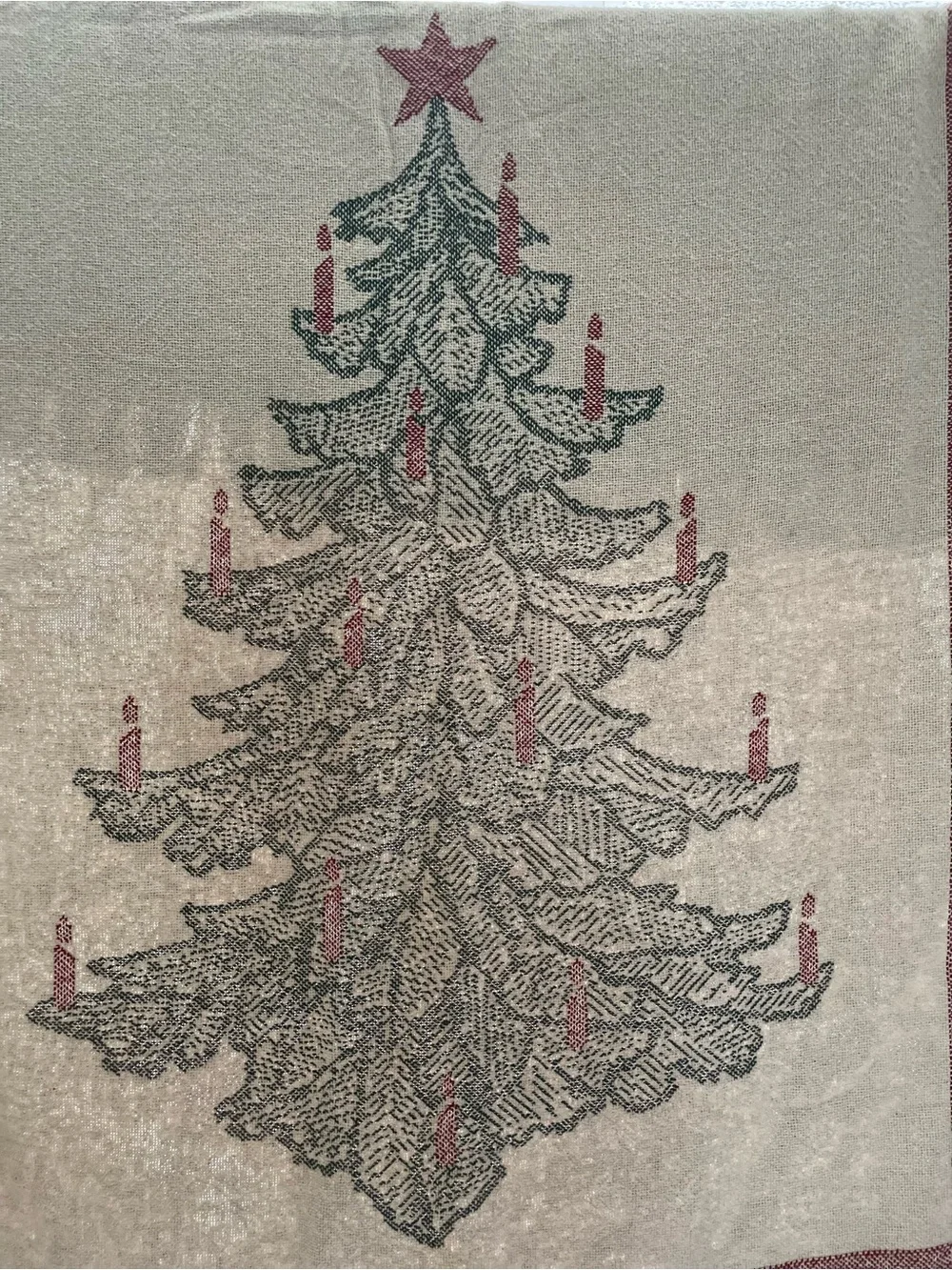 Holiday Tree Woven Throw Blanket - Green and Red